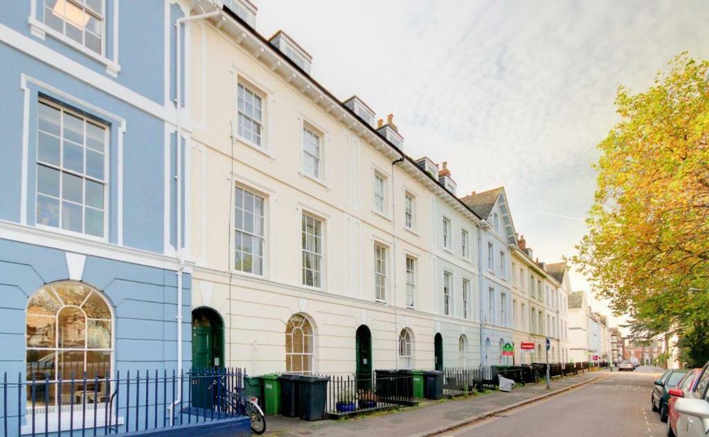 Beautiful One Bedroom Ground Floor Apartment With Parking Exeter Eksteriør bilde